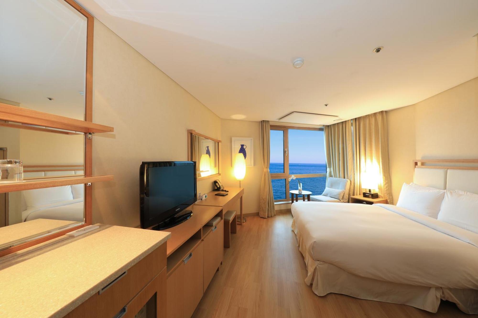 Cozy Double Room Ocean View