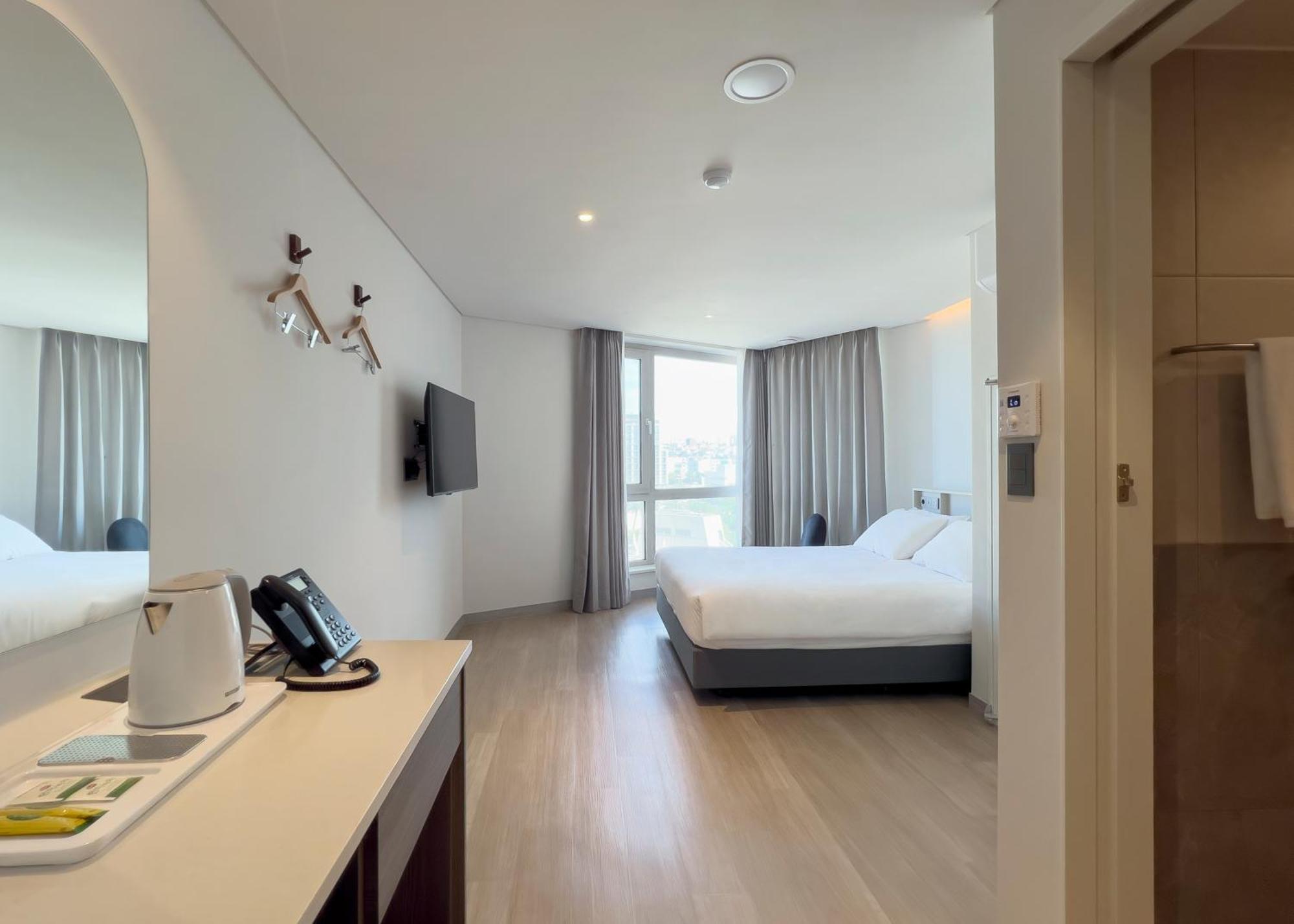 Superior Double Room City View
